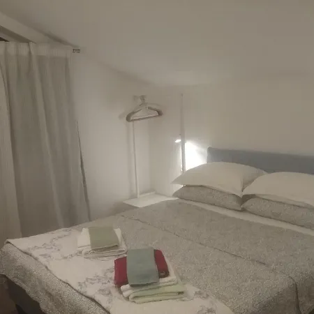 Charlie Sky Apartment